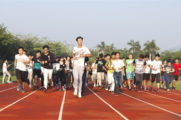 培育阳光学子 引领健康风尚